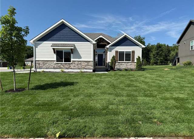 Property at 9301 SW Leviathan Ct, Lee's Summit, MO 64064, 4 beds, 3 baths