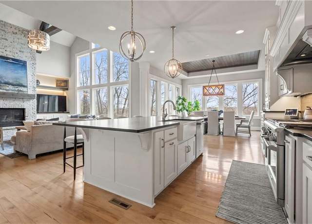 Property at 16401 W Loch Lloyd Pkwy, Loch Lloyd, MO 64012, 6 beds, 6.5 baths