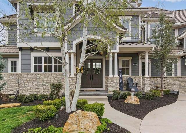 Property at 16401 W Loch Lloyd Pkwy, Loch Lloyd, MO 64012, 6 beds, 6.5 baths