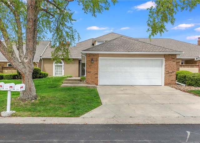 Property at 9738 Nieman Pl, Overland Park, KS 66214, 2 beds, 2.5 baths