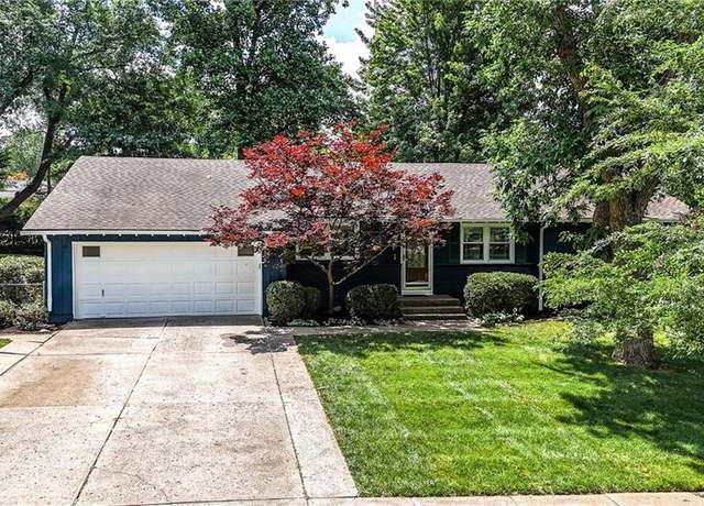 Property at 6023 W 85th St, Overland Park, KS 66207, 3 beds, 2 baths