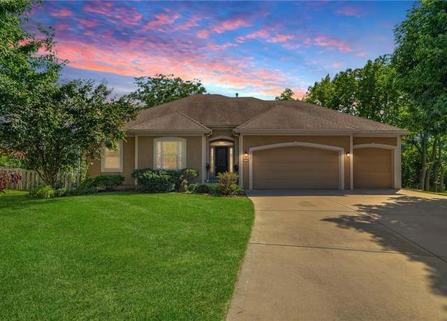 Property at 8752 N Saint Clair Ave, Kansas City, MO 64154, 3 beds, 3.5 baths
