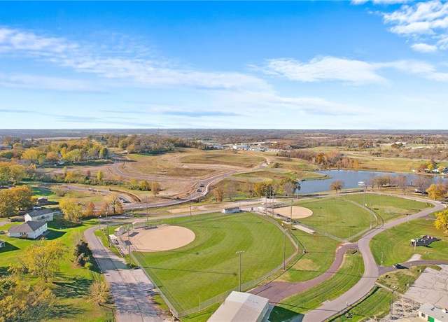 Property at 17 Lake View Rd, Odessa, MO 64076