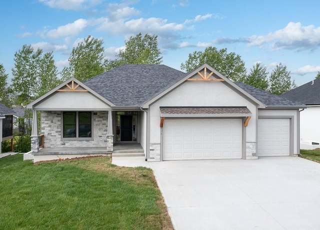 Property at 12838 Hubbard Rd, Kansas City, KS 66109, 4 beds, 3 baths