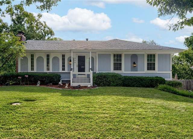 Property at 608 SW 24th St, Blue Springs, MO 64015, 3 beds, 2.5 baths