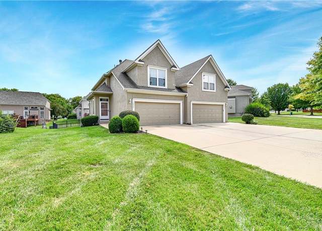 Property at 14553 W 138th Pl, Olathe, KS 66062, 3 beds, 2.5 baths
