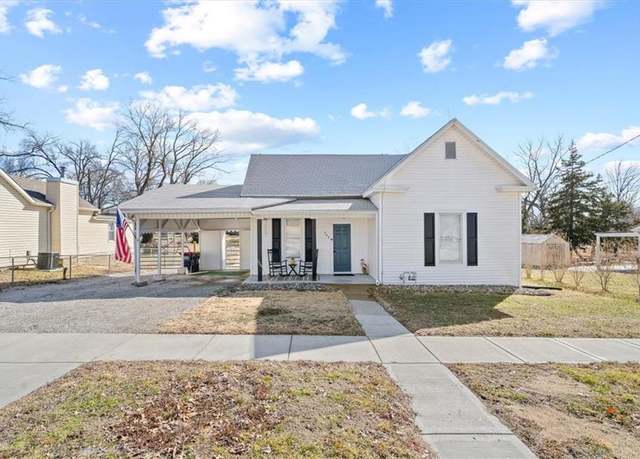 Property at 207 E Washington St, Kearney, MO 64060, 3 beds, 1 bath