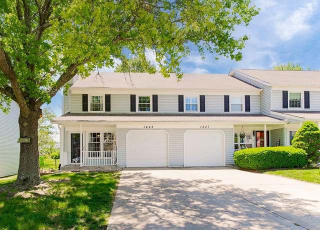 Property at 1423 SE 8th St, Lee's Summit, MO 64063, 3 beds, 2.5 baths