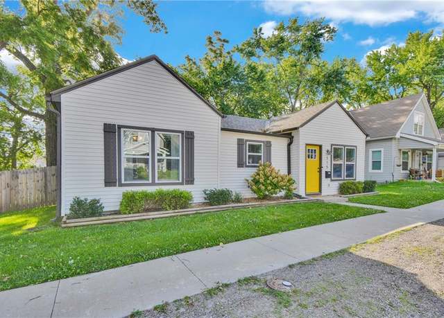 Property at 115 S Campbell St, Pleasant Hill, MO 64080, 3 beds, 2 baths