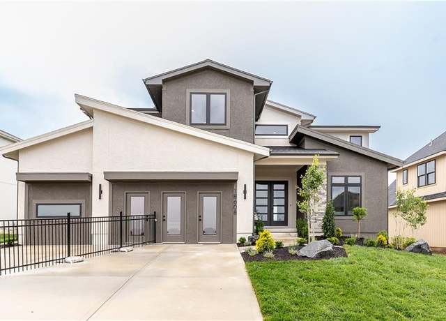 Property at 18608 Howe Dr, Overland Park, KS 66085, 5 beds, 4 baths