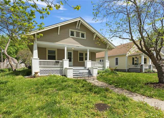 Property at 406 E Shawnee St, Paola, KS 66071, 3 beds, 2 baths