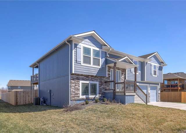 Property at 815 S Sunset Ln, Raymore, MO 64083, 4 beds, 3 baths