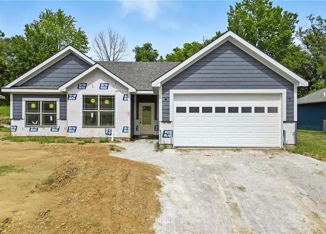Property at 1318 Kristie Cir, Excelsior Springs, MO 64024, 3 beds, 2 baths