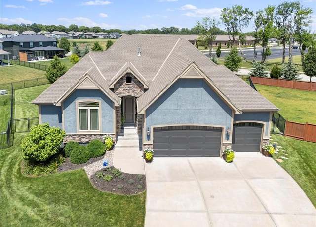 Property at 15992 W 173rd Ct, Olathe, KS 66062, 4 beds, 3.5 baths