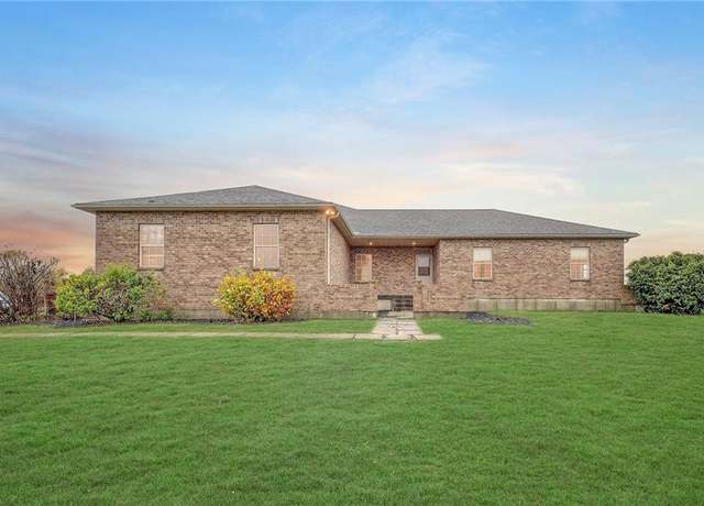 Property at 33270 Switzer Rd, Paola, KS 66071, 3 beds, 2.5 baths