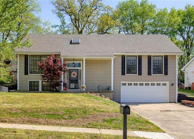 Property at 6623 Cottonwood Dr, Shawnee, KS 66216, 4 beds, 3 baths