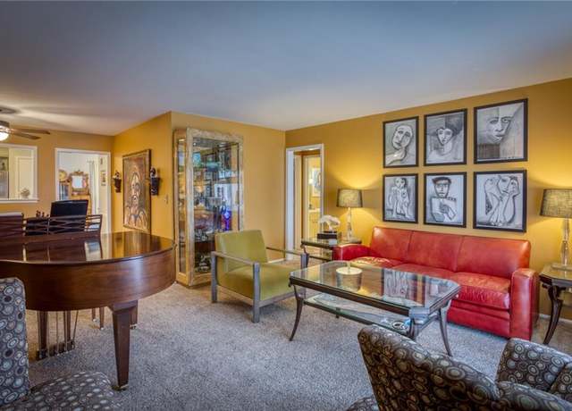 Property at 459 W 104th St Unit B, Kansas City, MO 64114, 2 beds, 2.5 baths