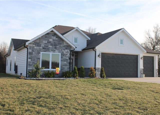 Property at 1814 Silverback Way, Pittsburg, KS 66762, 3 beds, 2.5 baths