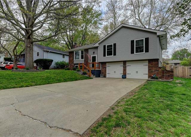 Property at 509 NE Johnston Dr, Blue Springs, MO 64014, 3 beds, 2.5 baths