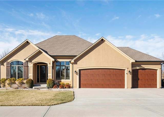Property at 33106 E Stringtown Rd, Greenwood, MO 64034, 4 beds, 2.5 baths