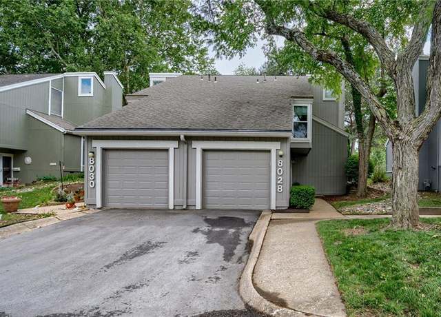Property at 8028 Colony Ln, Lenexa, KS 66215, 3 beds, 2 baths