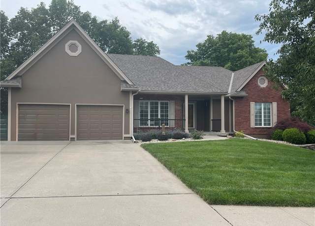 Property at 1223 93rd St, Kansas City, MO 64155, 3 beds, 2.5 baths