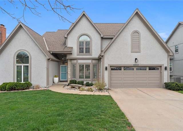 Property at 8533 Candlelight Ln, Lenexa, KS 66215, 5 beds, 4.5 baths
