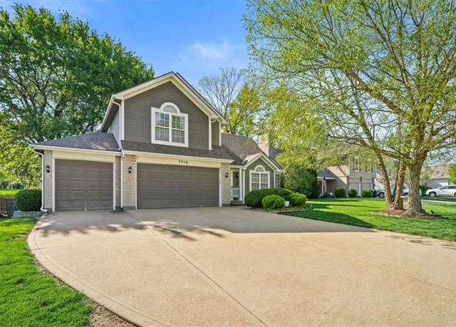 Property at 7712 N Nodaway Ave, Kansas City, MO 64152, 4 beds, 3 baths