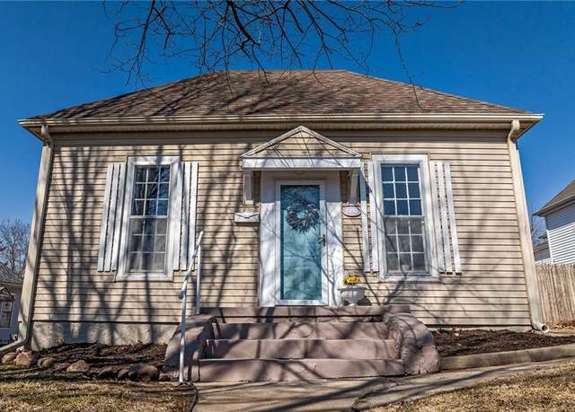 Property at 2833 Angelique St, St Joseph, MO 64503, 2 beds, 1 bath