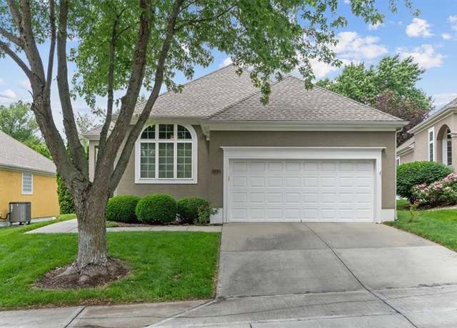 Property at 13412 Summit Ct, Kansas City, MO 64145, 3 beds, 3 baths