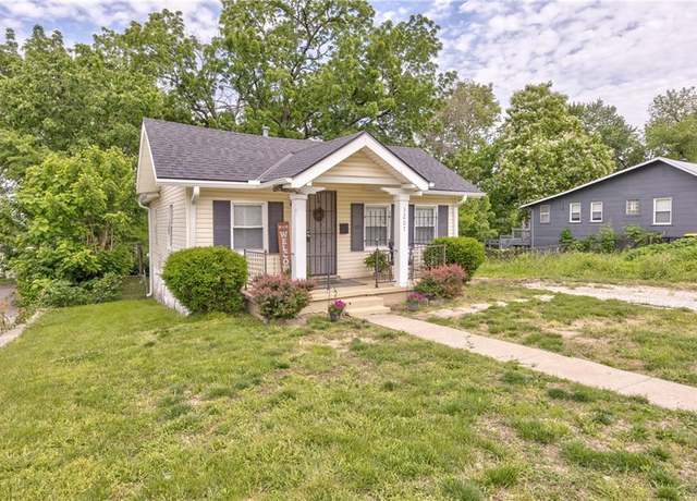 Property at 3207 Kensington Ave, Kansas City, MO 64128, 2 beds, 1 bath