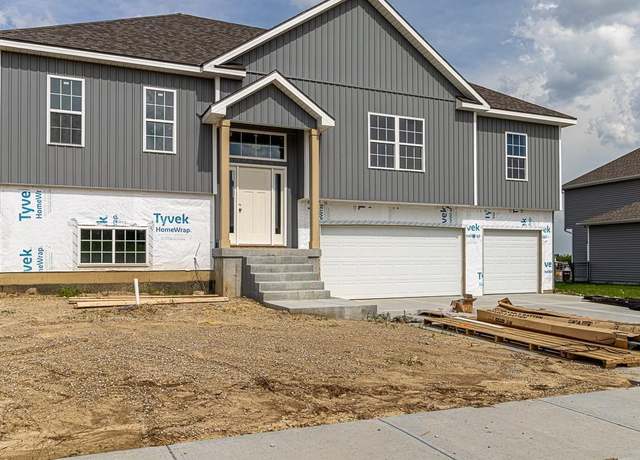 Property at 4505 Valley Ridge Dr, St Joseph, MO 64505, 4 beds, 3 baths