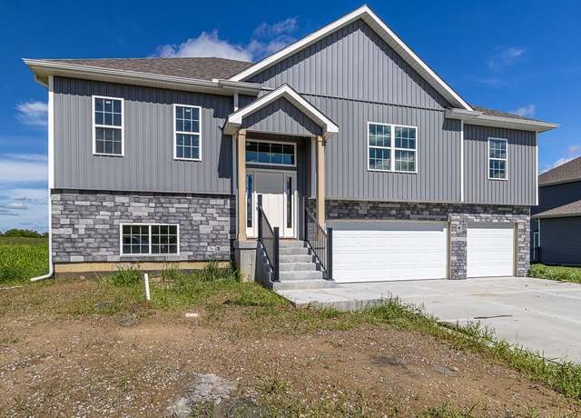 Property at 4505 Valley Ridge Dr, St Joseph, MO 64505, 4 beds, 3 baths