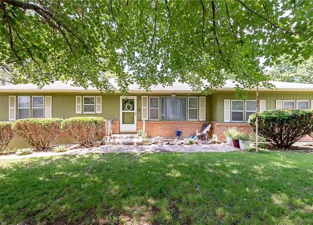 Property at 424 S 76 Ter, Kansas City, KS 66111, 3 beds, 1 bath
