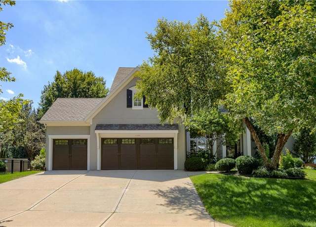 Property at 14724 Maple St, Overland Park, KS 66223, 5 beds, 4.5 baths