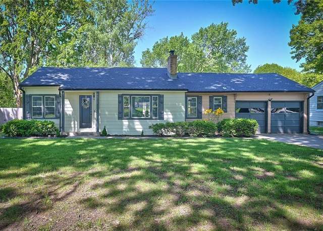 Property at 4512 Claremont Ave, Kansas City, MO 64133, 3 beds, 2 baths