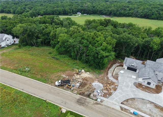Property at 8420 W 175th St, Overland Park, KS 66221