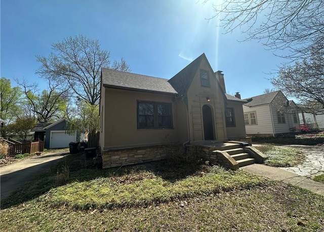 Property at 2120 New Hampshire St, Lawrence, KS 66046, 2 beds, 2 baths
