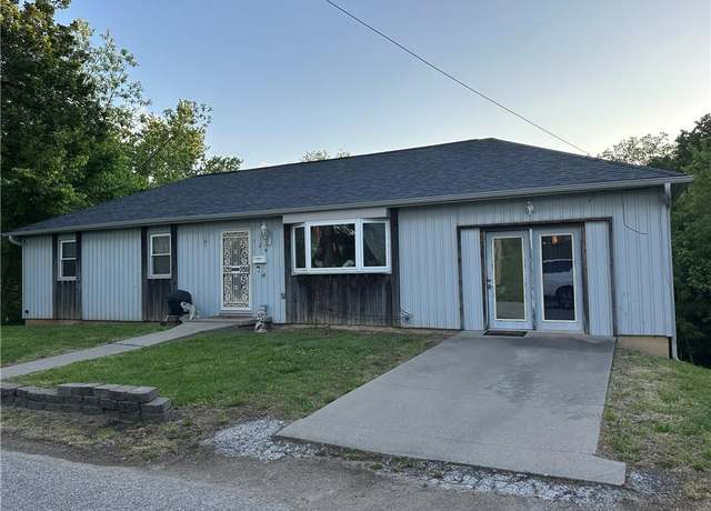 Property at 124 N 23rd St, Lexington, MO 64067, 4 beds, 1.5 baths