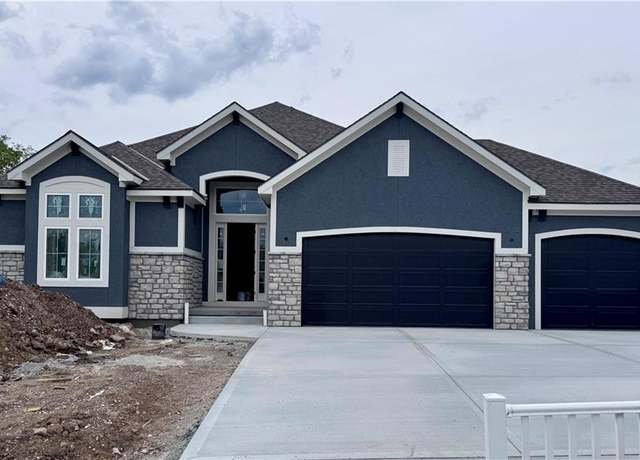 Property at 10332 N Potter Ave, Kansas City, MO 64157, 4 beds, 3.5 baths