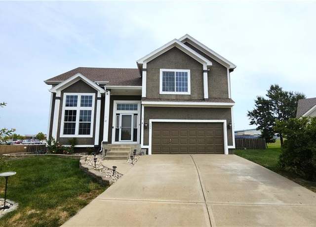 Property at 343 N Pear St, Gardner, KS 66030, 4 beds, 3 baths