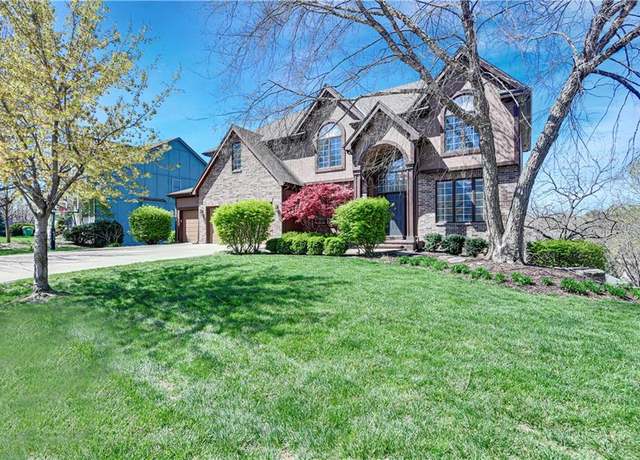 Property at 7800 Alden Rd, Lenexa, KS 66216, 5 beds, 4.5 baths