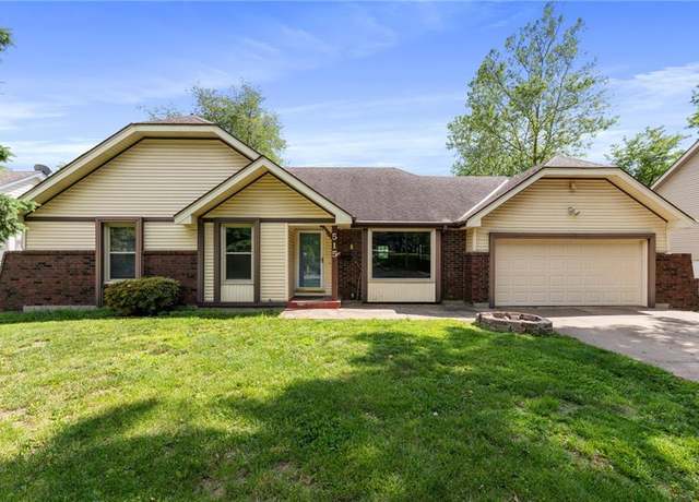 Property at 515 London Way, Belton, MO 64012, 4 beds, 2 baths
