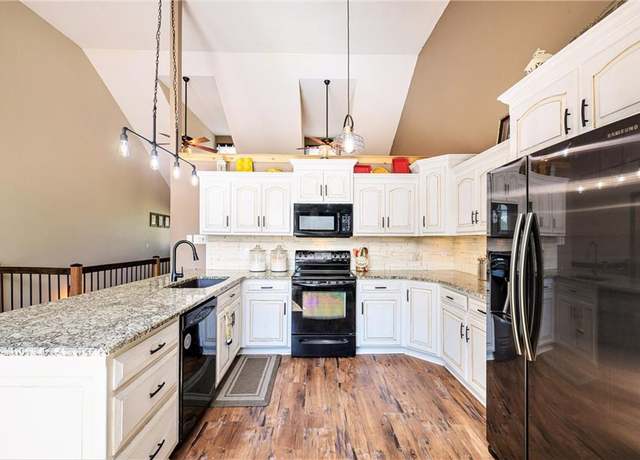 Property at 7277 SW Karen Rd, Trimble, MO 64492, 4 beds, 3 baths