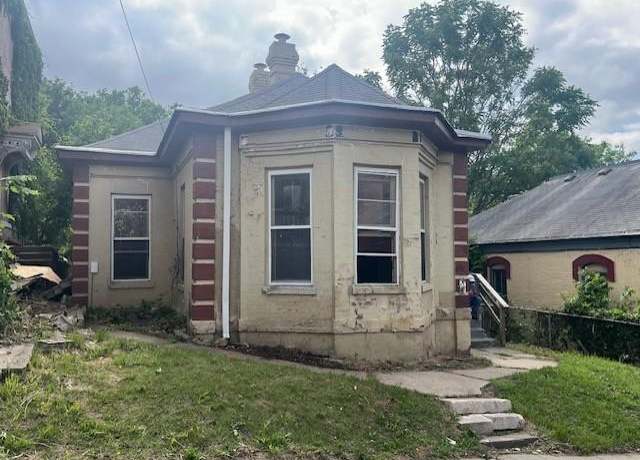 Property at 515 N 11th St, St Joseph, MO 64501, 3 beds, 1 bath