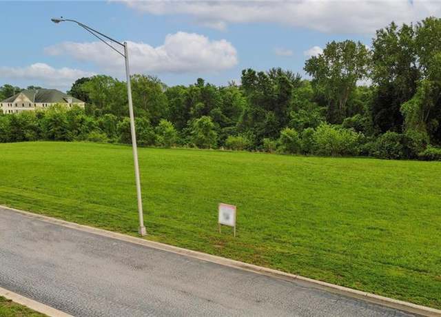 Property at 7849 Splitlog Ave, Kansas City, KS 66112