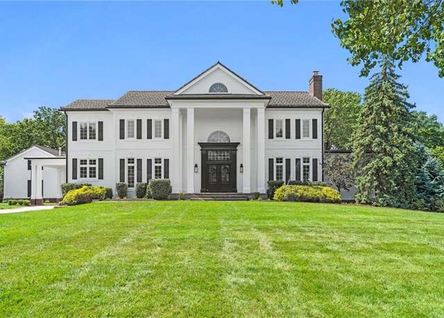 Property at 9618 N Bradford Ave, Kansas City, MO 64154, 6 beds, 6.5 baths