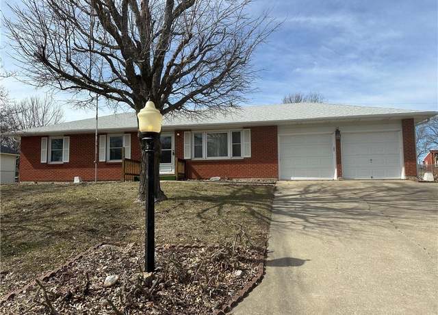 Property at 29 Winthrop Dr, Lexington, MO 64067, 3 beds, 1.5 baths
