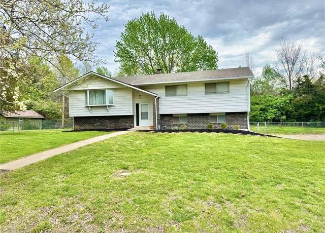 Property at 27 SE 125 Rd, Warrensburg, MO 64093, 4 beds, 2.5 baths