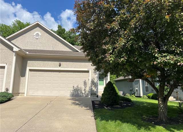 Property at 2017 S 137th St, Bonner Springs, KS 66012, 3 beds, 2.5 baths